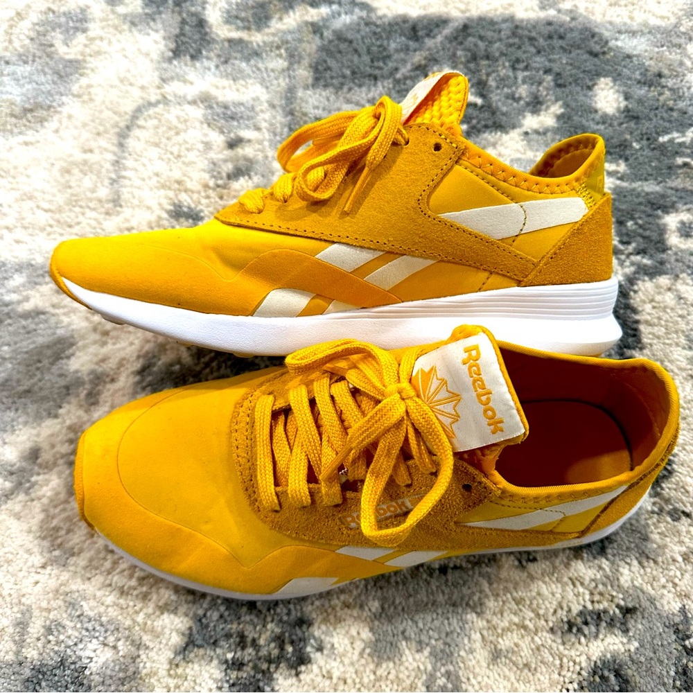 Reebok Women's Classic Nylon Walking Shoe, Fierce Gold/White Size 8.5
